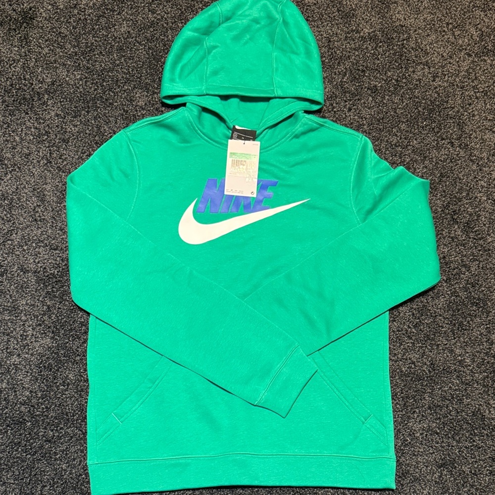 Boys Nike Green Nike Hoodie. NWT - Size XL